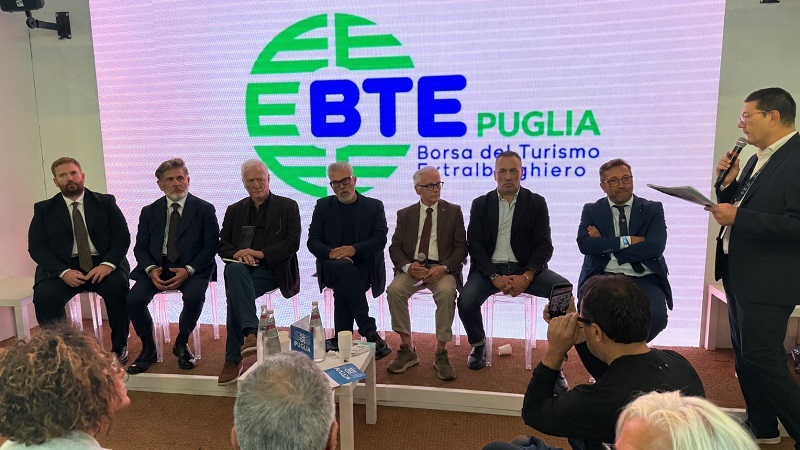Aigo Confesercenti Puglia: BTE Puglia 2027, doppia presentazione al TTG di Rimini. L’ospitalità extralberghiera guarda alla qualità e ai territori